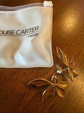 Louise Carter Gold Leaf Drop Earrings - Gold